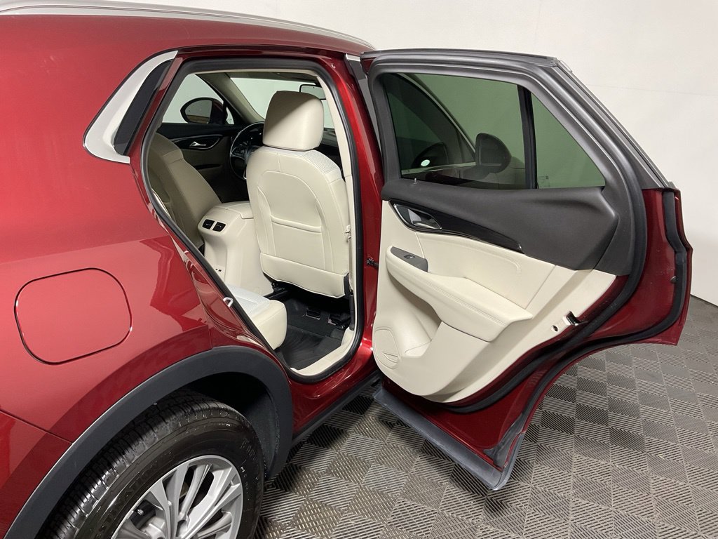 Used 2022 Buick Envision Preferred FWD image 33