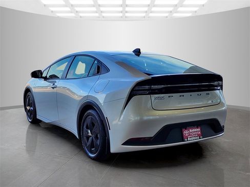 New 2026 Toyota Prius Plug-In Hybrid image 4