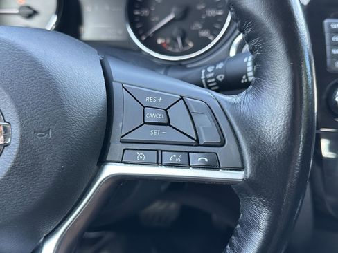 Used 2017 Nissan Rogue Sport SL image 32