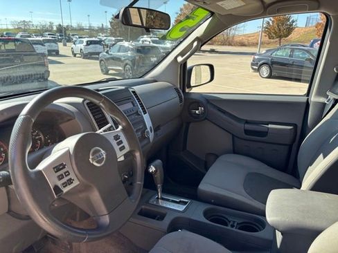 Used 2015 Nissan Xterra X image 25