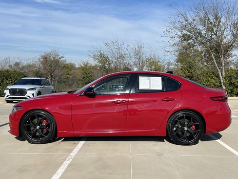 Used 2021 Alfa Romeo Giulia Ti w/ Nero Edizione image 4
