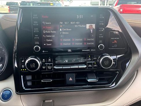 Used 2021 Toyota Highlander Limited AWD/4WD image 34