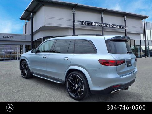 Used 2025 Mercedes-Benz GLS 580 4MATIC image 5