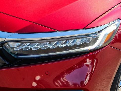 Used 2019 Honda Accord Touring image 4