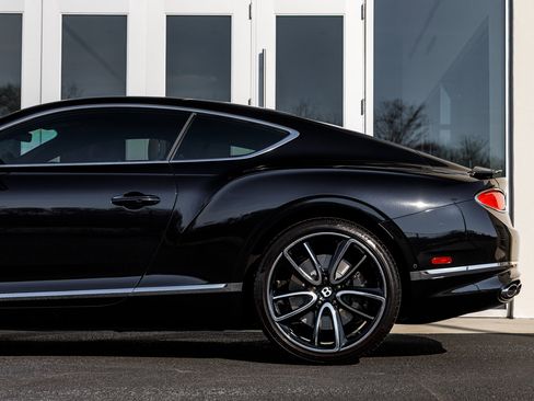 Used 2023 Bentley Continental GT Azure image 9