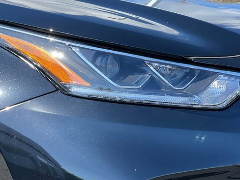 New 2025 Toyota Highlander Platinum image 31