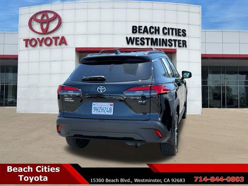Certified 2023 Toyota Corolla Cross XLE w/ Convenience Package FWD image 9