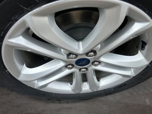 Used 2019 Ford Edge SEL w/ Equipment Group 201A AWD/4WD image 16