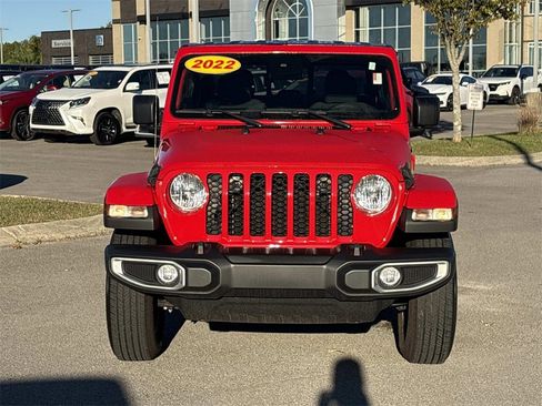 Used 2022 Jeep Gladiator Sport image 2
