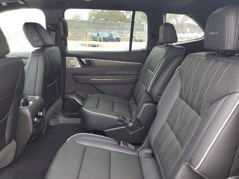 New 2026 Buick Enclave Avenir w/ Super Cruise Package FWD image 11
