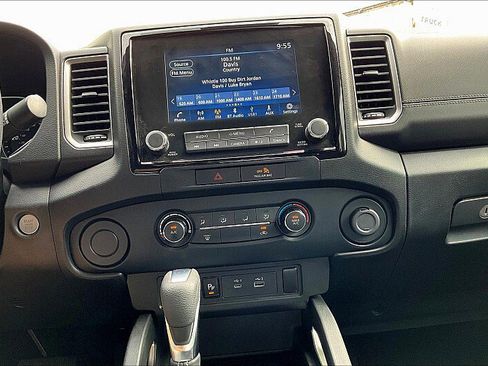 Used 2022 Nissan Frontier SV w/ Technology Package image 33