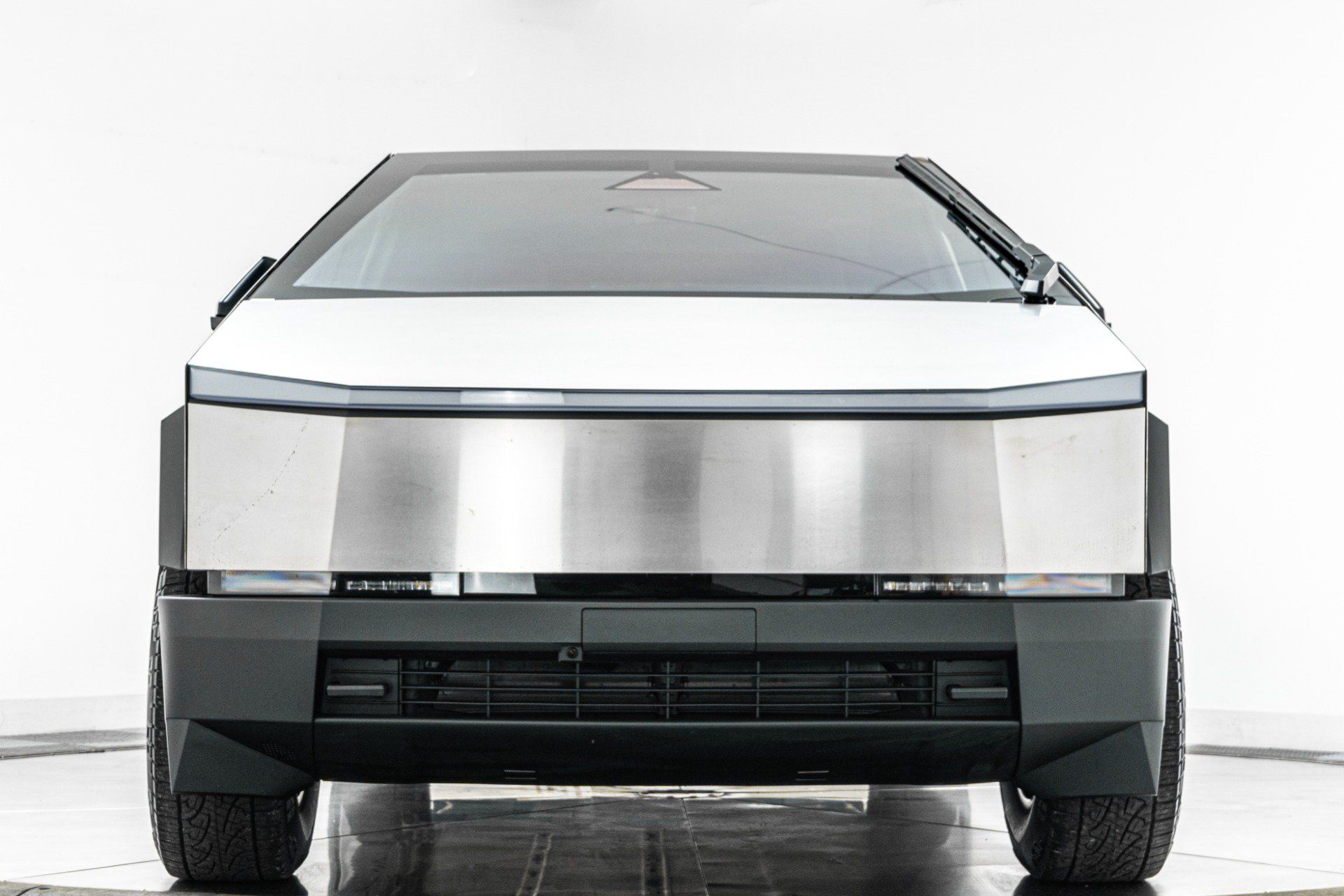 Used 2024 Tesla Cybertruck Cyberbeast AWD/4WD image 4