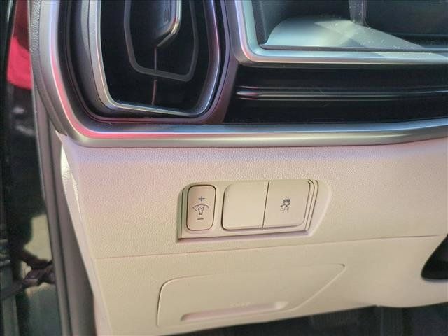 Used 2024 Kia Sorento S FWD image 13