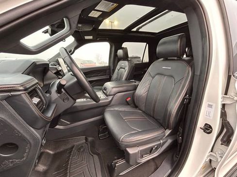 Used 2024 Ford Expedition Max Platinum image 32