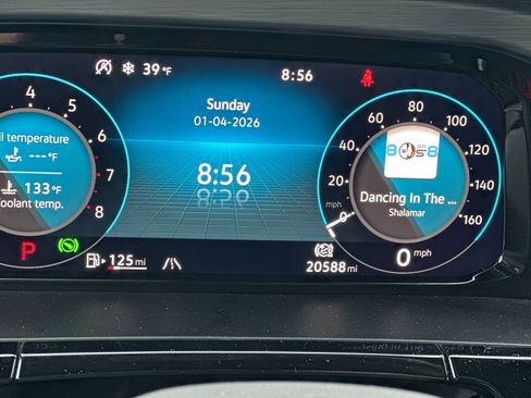 Used 2024 Volkswagen Atlas Cross Sport SE image 25