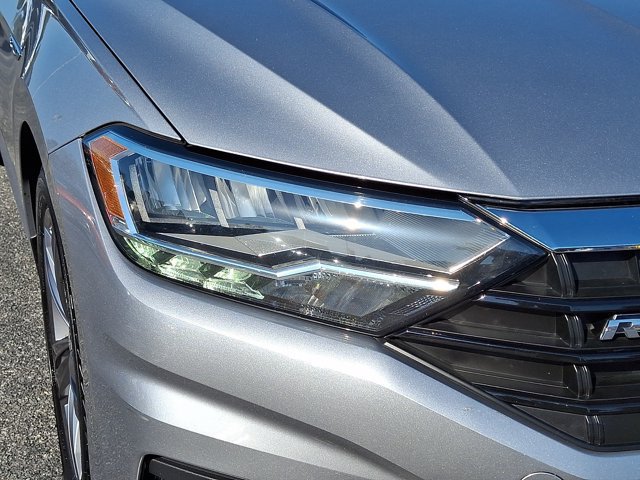 Used 2020 Volkswagen Jetta R-Line w/ R-Line Cold Weather Package FWD image 12