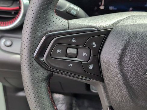 Used 2024 Chevrolet Trax RS w/ Sunroof Package FWD image 19