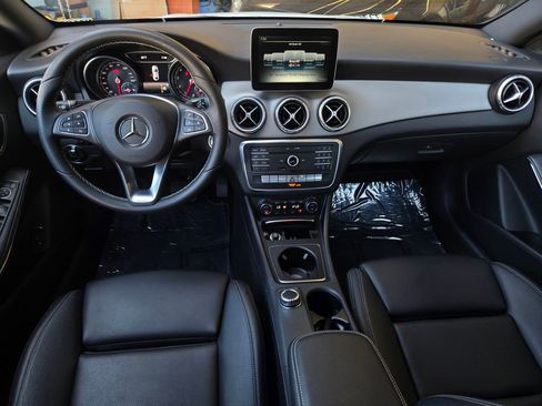 Used 2018 Mercedes-Benz CLA 250 image 15