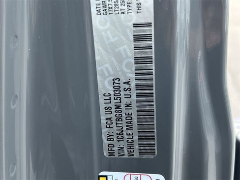 Used 2021 Jeep Gladiator Rubicon w/ Trailer Tow Package image 29