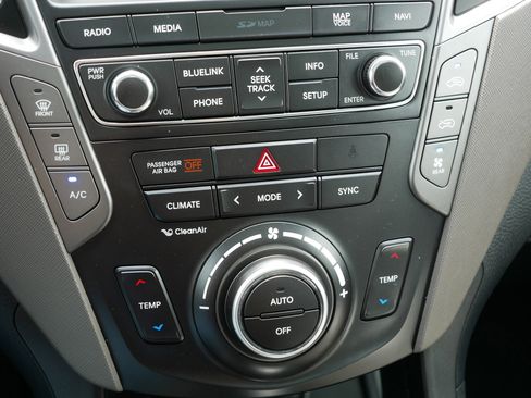 Used 2017 Hyundai Santa Fe Limited AWD/4WD image 23
