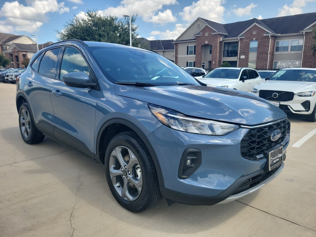 Used 2025 Ford Escape ST-Line Select AWD/4WD image 34