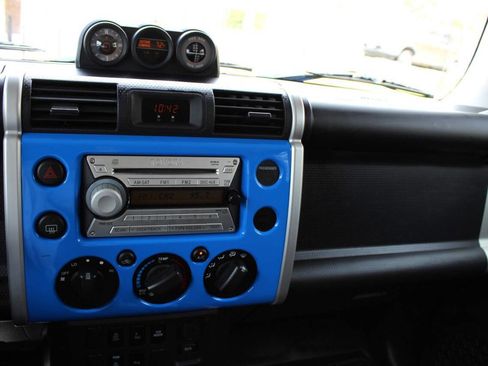 Used 2007 Toyota FJ Cruiser 4WD image 9