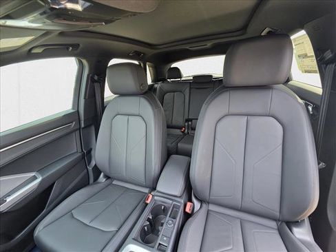 New 2025 Audi Q3 2.0T Premium image 15