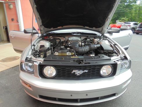 Used 2009 Ford Mustang GT RWD image 31