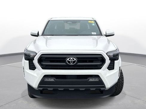 Certified 2025 Toyota Tacoma SR5 image 5