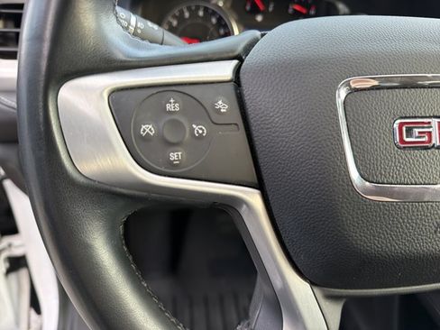 Used 2023 GMC Acadia SLT AWD/4WD image 19