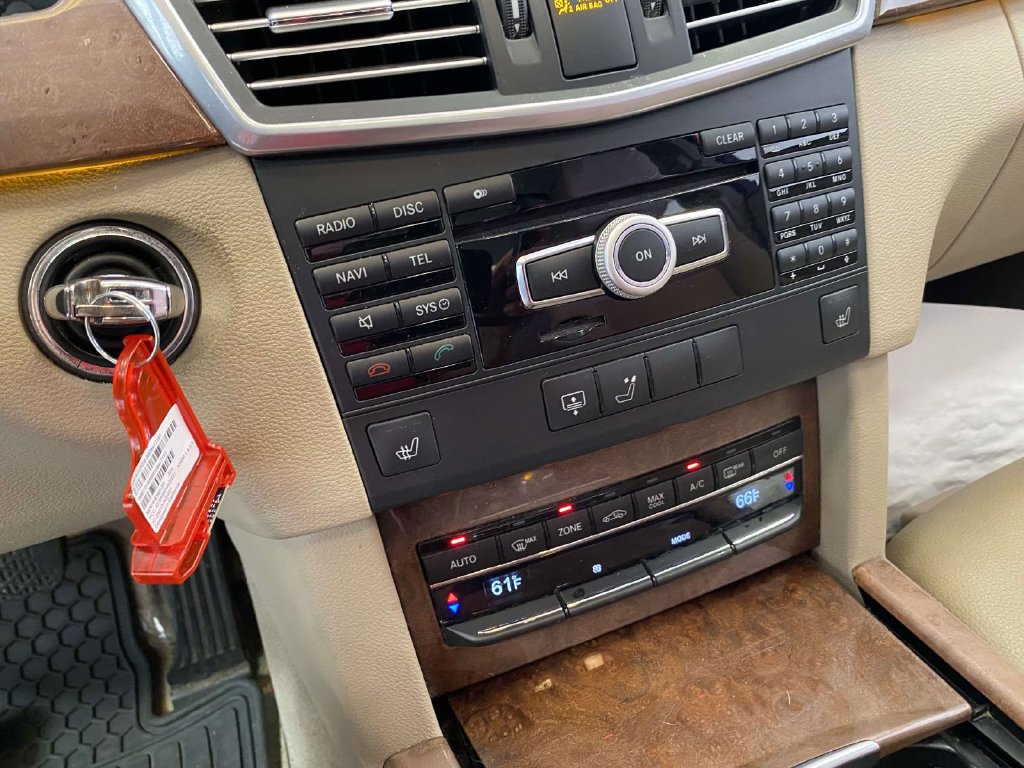 Used 2012 Mercedes-Benz E 350 4MATIC Sedan image 23