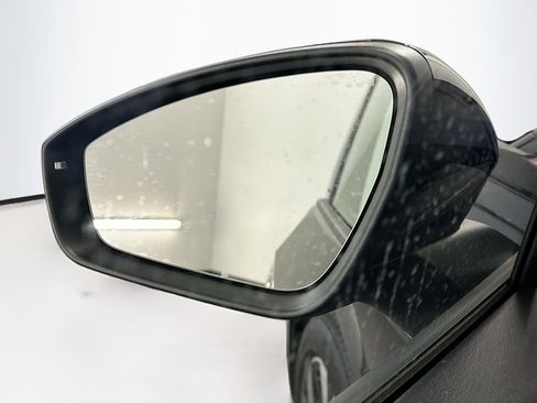 Used 2023 Volkswagen ID.4 Pro image 16