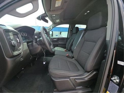 Used 2023 Chevrolet Silverado 2500 Custom w/ Custom Value Package RWD image 4