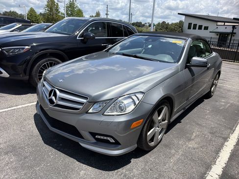 Used 2011 Mercedes-Benz E 550 Cabriolet image 4