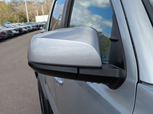 Used 2019 Toyota Tacoma SR w/ SR Convenience Package image 11