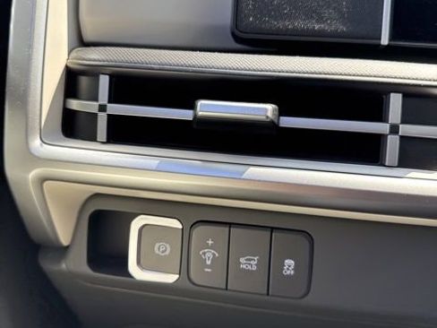 Used 2025 Hyundai Santa Fe SEL AWD/4WD image 40