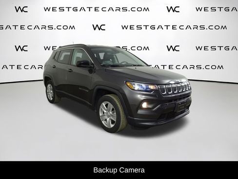 Used 2022 Jeep Compass Latitude image 2