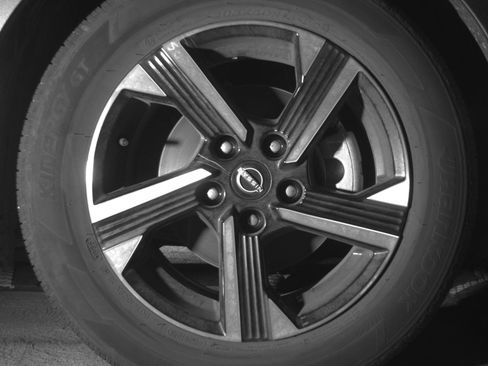 Used 2025 Nissan Sentra SV image 13