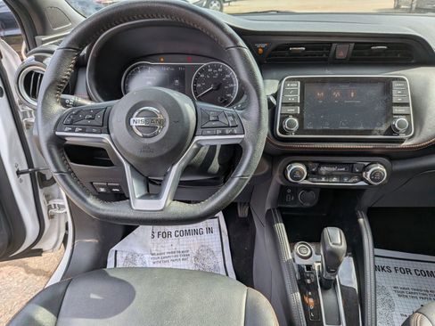 Used 2020 Nissan Kicks SR w/ SR Premium Package image 40