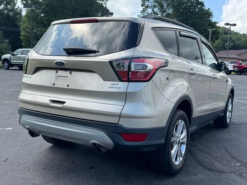 Certified 2018 Ford Escape SE FWD image 5