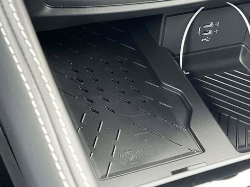 New 2026 Chrysler Pacifica Limited image 25