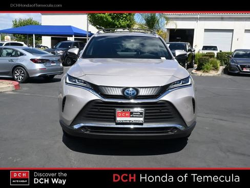 Used 2022 Toyota Venza XLE AWD/4WD image 2