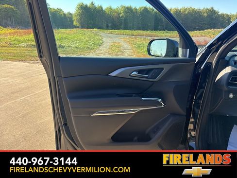 New 2026 Chevrolet Traverse LT w/ Midnight/Sport Edition image 13