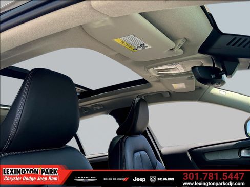 Used 2023 Volvo XC40 B5 Ultimate w/ Climate Package AWD/4WD image 26