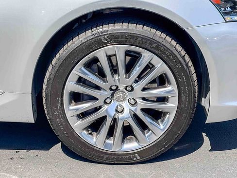 Used 2015 Lexus LS 460 L w/ Ultra Luxury Package image 9