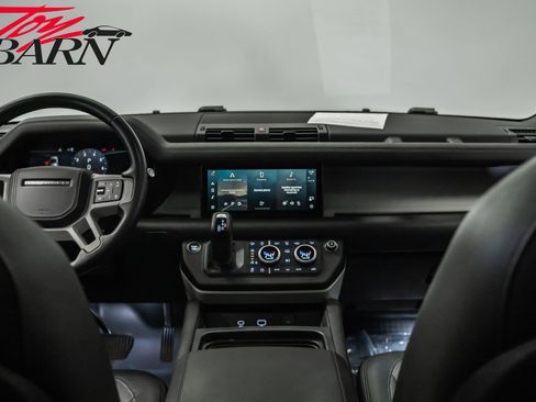 Used 2023 Land Rover Defender 110 X-Dynamic SE image 41