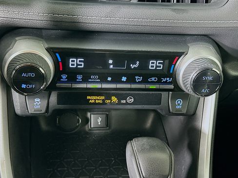 Used 2021 Toyota RAV4 XLE image 23