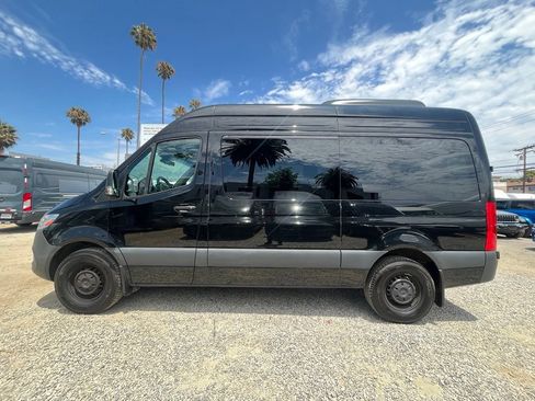 Used 2025 Mercedes-Benz Sprinter 2500 image 13
