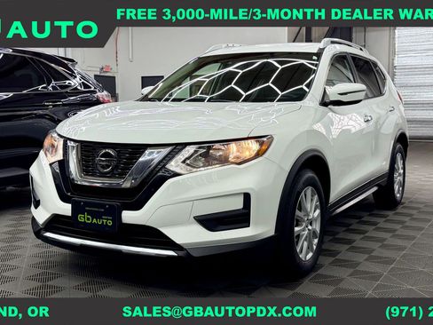 Used 2020 Nissan Rogue SV image 1