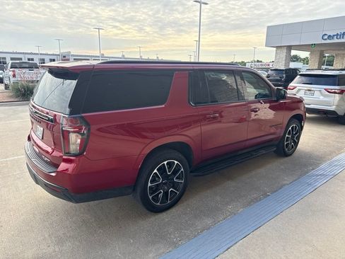 Used 2023 Chevrolet Suburban RST w/ Luxury Package AWD/4WD image 3